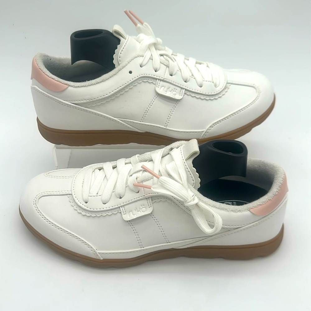 Ryka Effortless Lace Up Sneakers Women's Size 8.5W White Faux Leather Gum Sole